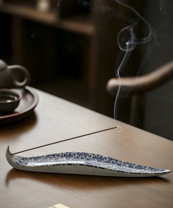 Mysterious gifts Blue and White Porcelain Incense Holder