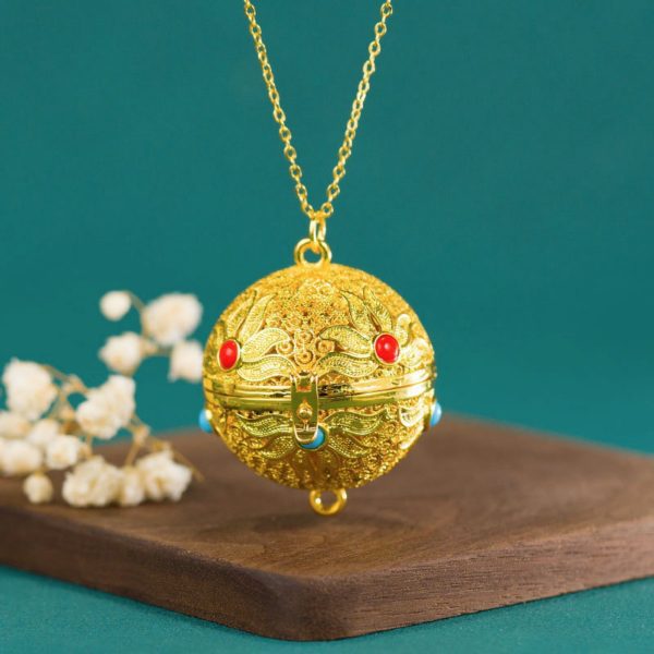 Mysterious gifts Hollow Gold-Plated Aromatherapy Pendant Necklace