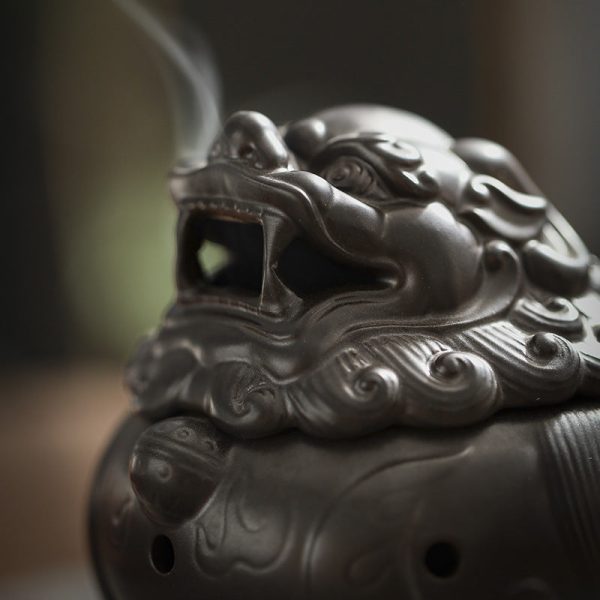 Mysterious gifts Auspicious Suanni Ceramic Incense Burner