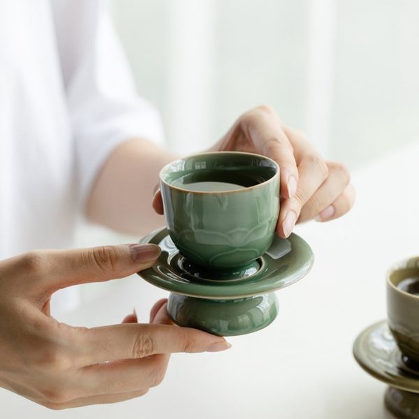Mysterious gifts Yue Kiln Celadon Vintage Lotus Tea Cup