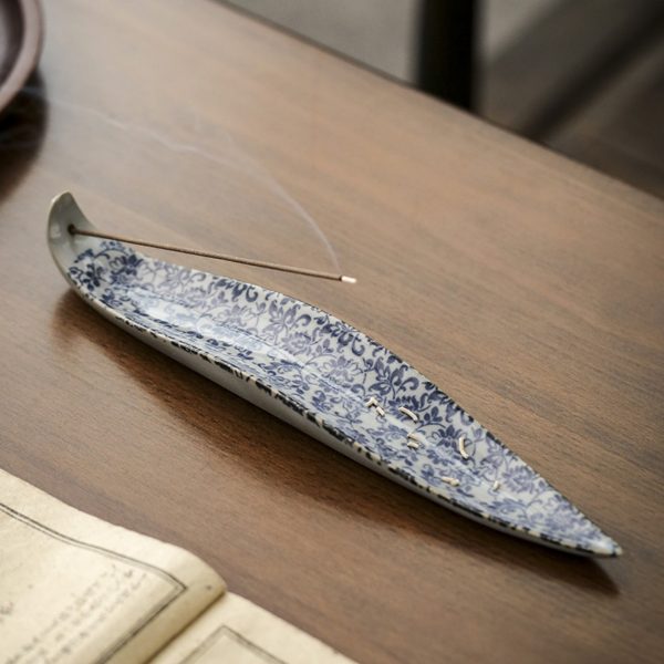 Mysterious gifts Blue and White Porcelain Incense Holder