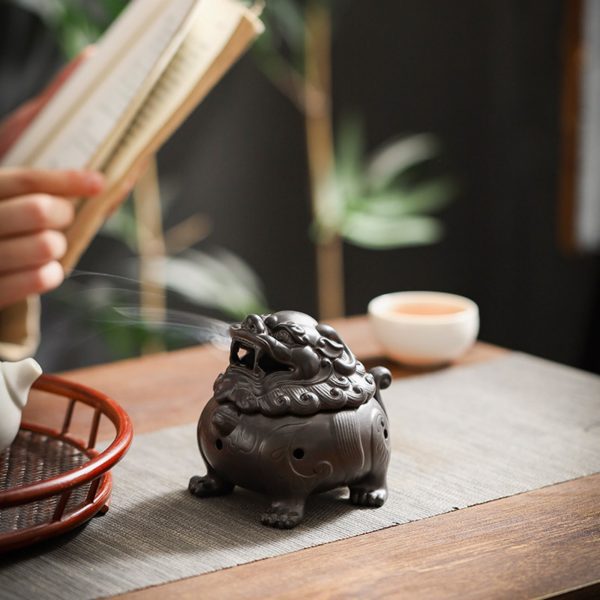 Mysterious gifts Auspicious Suanni Ceramic Incense Burner