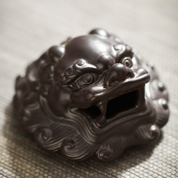 Mysterious gifts Auspicious Suanni Ceramic Incense Burner
