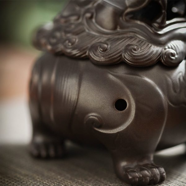 Mysterious gifts Auspicious Suanni Ceramic Incense Burner