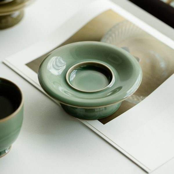 Mysterious gifts Yue Kiln Celadon Vintage Lotus Tea Cup