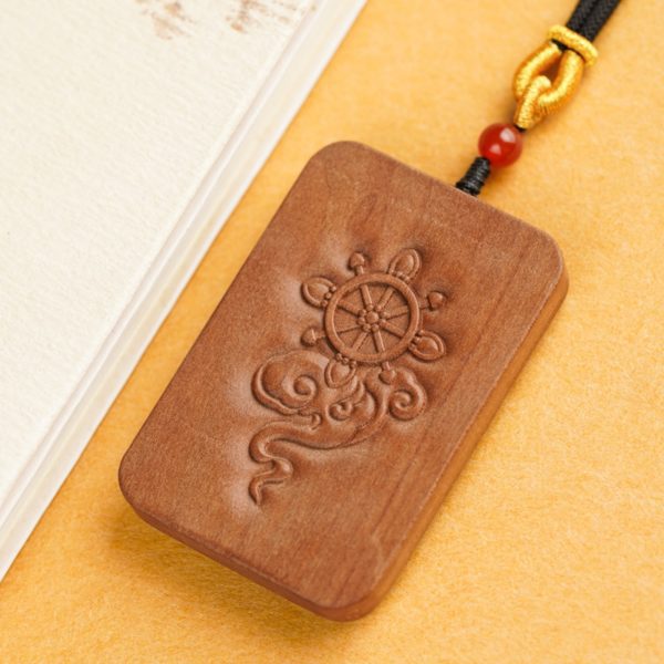Mysterious gifts Sandalwood Hand-Carved Thousand-Armed Guanyin Buddha Pendant Necklace