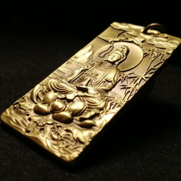 Brass South Sea Guanyin Bodhisattva (Avalokiteshvara) Amulet Pendant Necklace