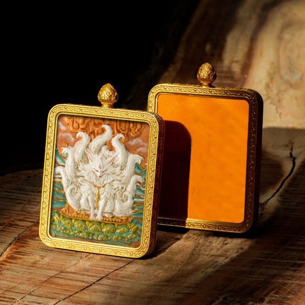 Mysterious gifts Hand-Painted 3D Thangka Brass Buddha Pendant Necklace (Gawu Box)