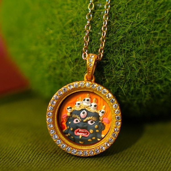 Mysterious gifts Modern Style Round Green Tara Thangka Pendant Necklace