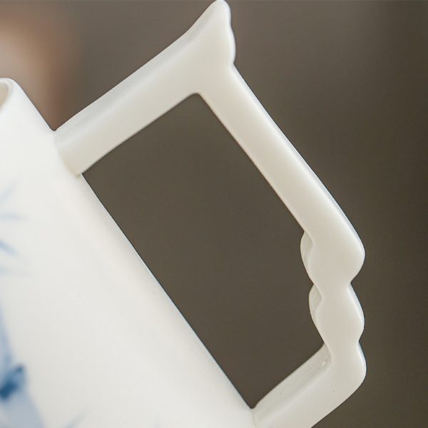 Mysterious gifts "Blanc De Chine" Hand-Painted Ceramic Tea Cup