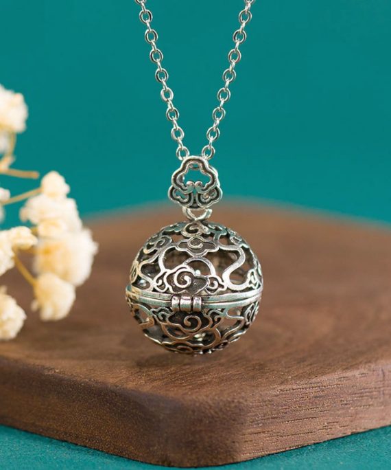 Mysterious gifts Hollow Cloud Carving Scented Pendant Necklace