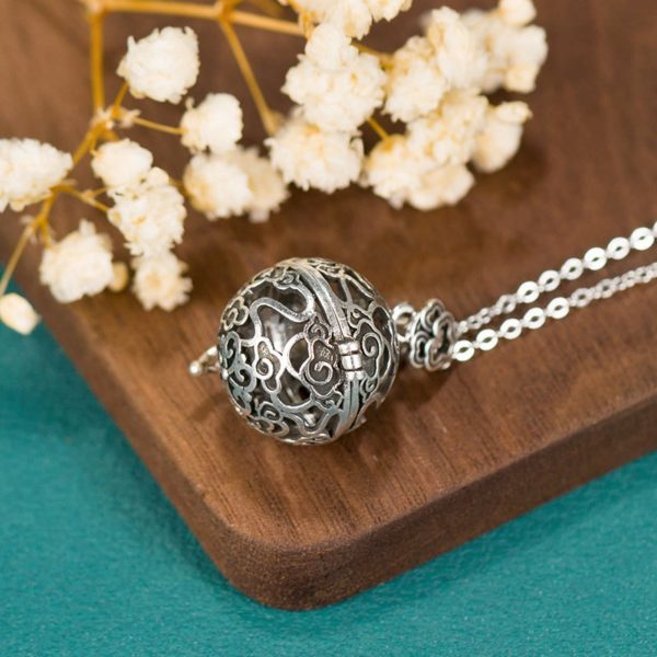 Mysterious gifts Hollow Cloud Carving Scented Pendant Necklace