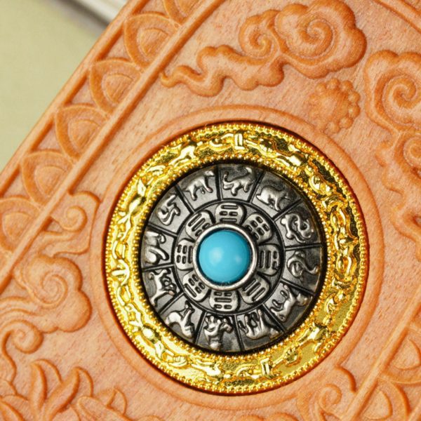 Mysterious gifts Hand-Carved Sandalwood Guanyin Buddha Pendant Necklace