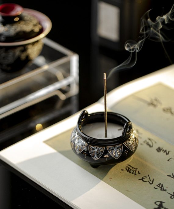 Mysterious gifts Incense Burner with Black Glazed Bronze Pattern