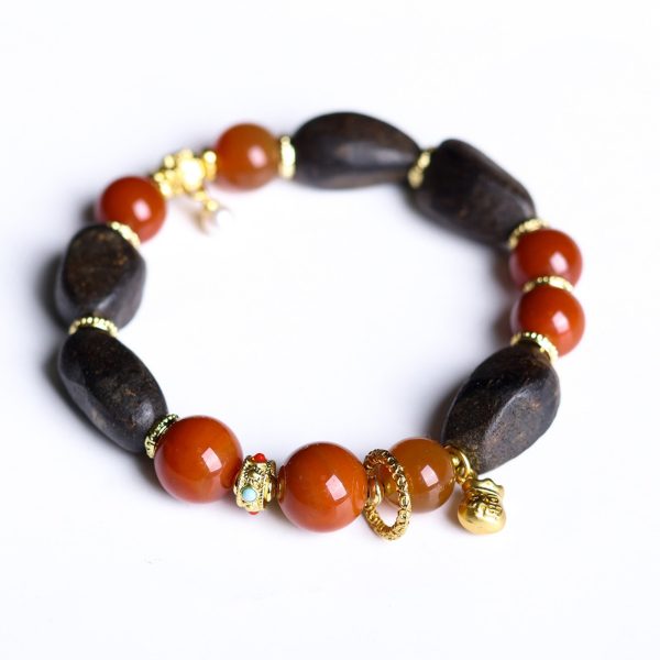 Handcrafted Nanhong Agate and Aloeswood Women's Bracelet