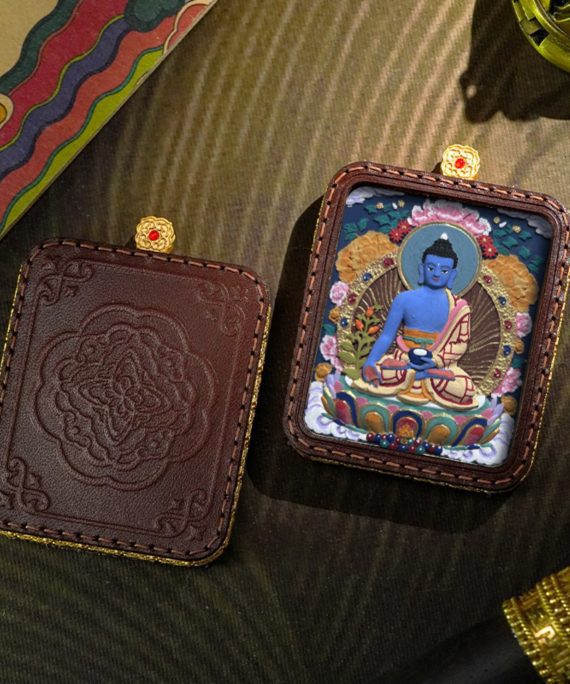 Mysterious gifts Tibetan Hand-Painted 3D Thangka Buddha Pendant Necklace