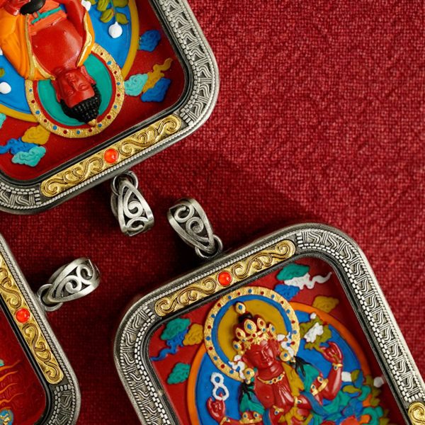 Mysterious gifts Hand-Painted Thangka Buddha Pendant (Ga Wu Box)
